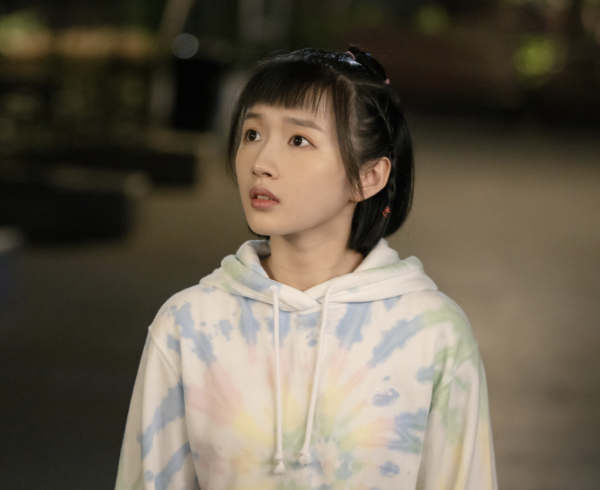 “撞臉”周冬雨，曾因代班謝娜被罵，她新劇搭檔宋祖兒有望走紅