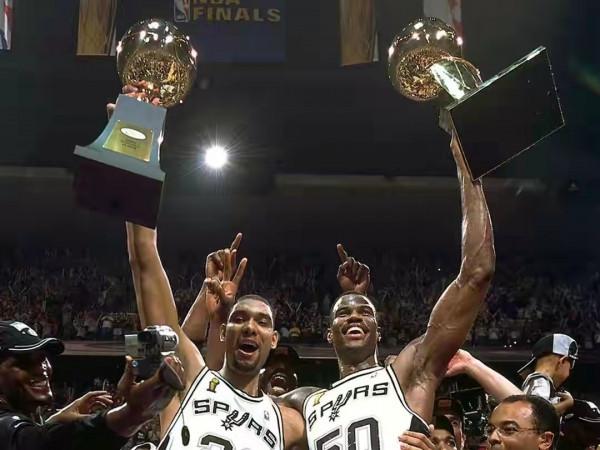 99年馬龍奪得MVP是實力還是黑幕?鄧肯戰績表現均佔優,都怪聯盟 99年馬龍奪得MVP是實力還是黑幕?鄧肯戰績表現均佔優,都怪聯盟