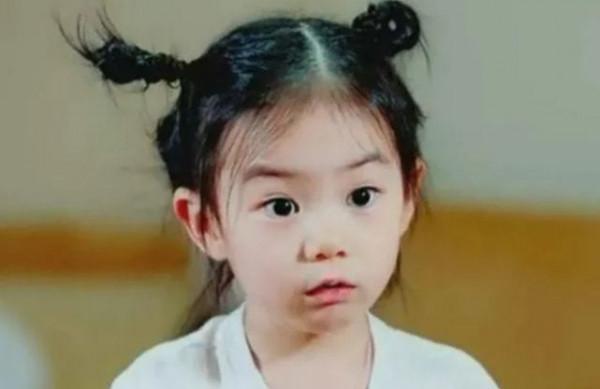 星二代更內卷！戚薇女兒參加鋼琴比賽，王詩齡一幅畫拍賣12萬