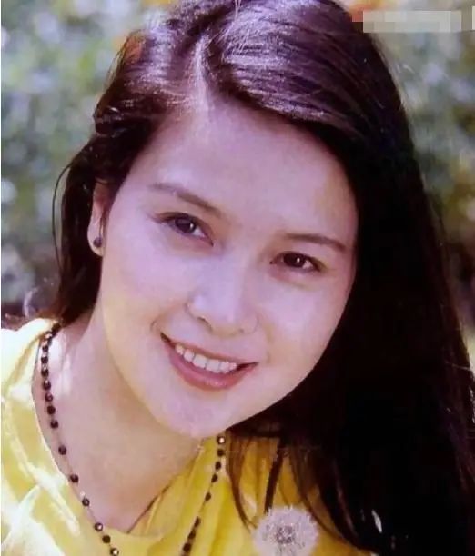 中國8大美人今昔顏值對比，有人整容顏垮，有人優雅老去，差距大