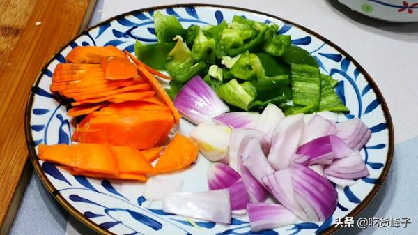 自從學會這道五彩菜，我家3天2頭吃，營養足又解饞，孩子特喜歡