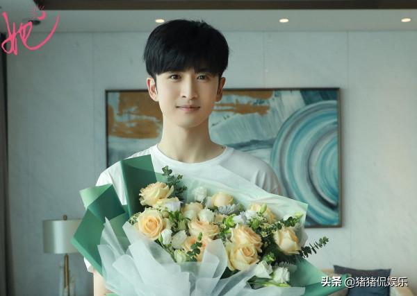 新一部高糖甜寵劇來襲,CP照讓人心動,主演最萌身高差,引人期待 新一部高糖甜寵劇來襲,CP照讓人心動,主演最萌身高差,引人期待