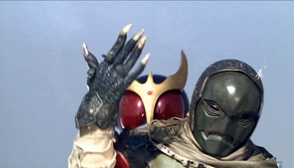 假面騎士空我：烏龜古朗基，硬接無特效核爆踢，這事都怪一條警官