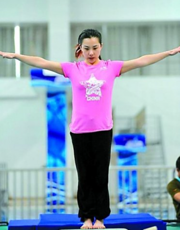 劉璇：21歲摘得奧運金牌，36歲下嫁富二代，41歲有兒有女身家過億