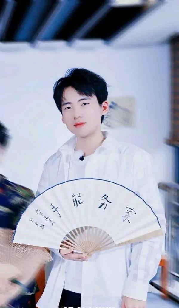 愛笑的男生（郭麒麟）