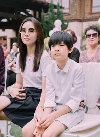 董潔：離婚後帶兒子艱難生活，不讓父子相見，堅決不與潘粵明和解