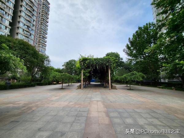 三星Galaxy Z Flip3 5G體驗 立式互動模式告別手持