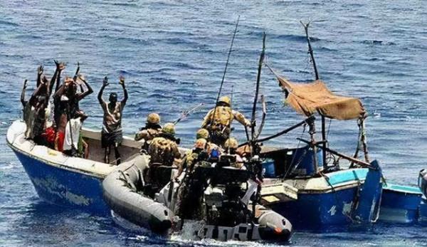 看俄羅斯怎麼對付海盜？每分鐘3000發近防炮掃射，想投降都沒機會