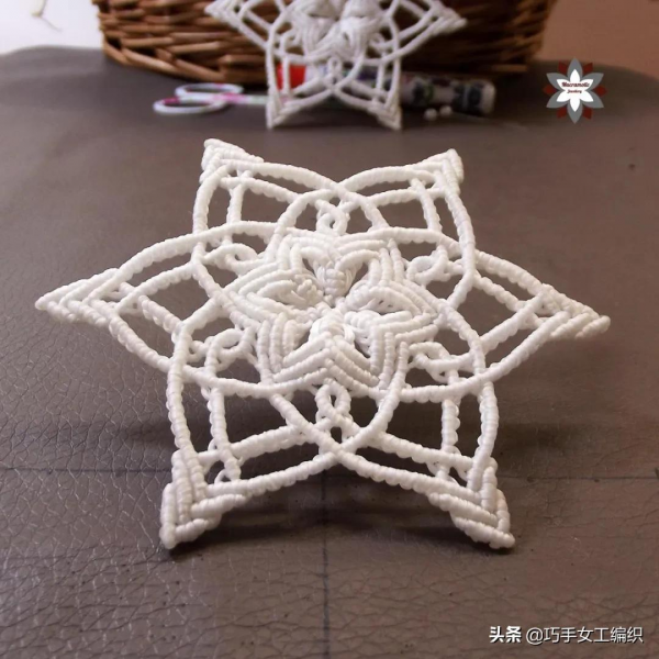 用繩子就能編出漂亮的雪花，超詳細的教程，一步一步教你編