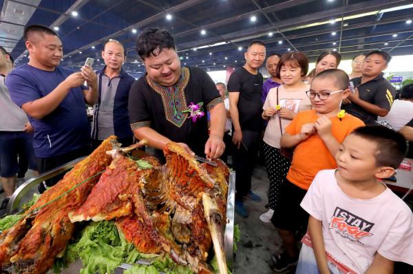 新疆旅遊；必須看的完美攻略