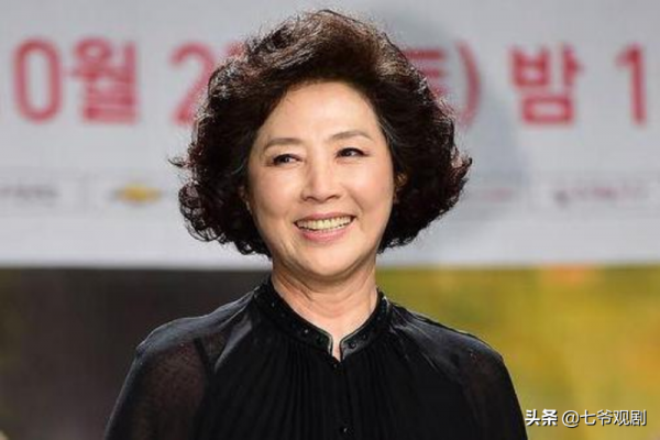 有兒有女有事業,國民媽媽高鬥心閃耀一輩子,丈夫自慚形愧跑路了 有兒有女有事業,國民媽媽高鬥心閃耀一輩子,丈夫自慚形愧跑路了