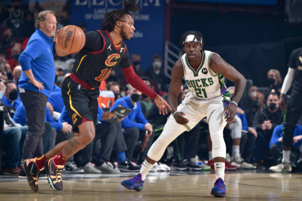 樂福25+9加蘭德19+8騎士輕取雄鹿！字母哥26分7失誤