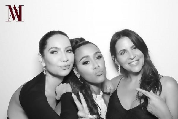 神態各異！高管曬AD婚禮現場自己與詹姆斯夫婦等人合照