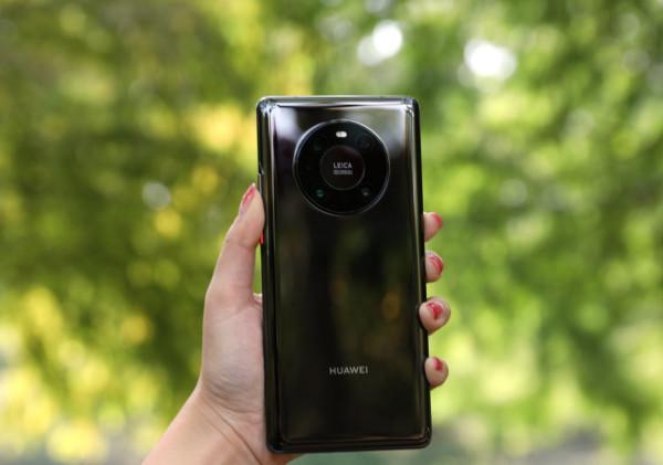 華為mate40 Pro與VIVO X70Pro&plus;拍照都能拍月亮，哪一款更好？