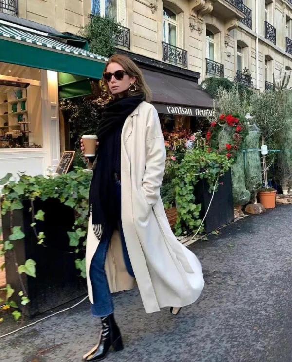 法國女人的秋冬穿搭真美!她們的這些單品其實你都有,照穿你也美 法國女人的秋冬穿搭真美!她們的這些單品其實你都有,照穿你也美