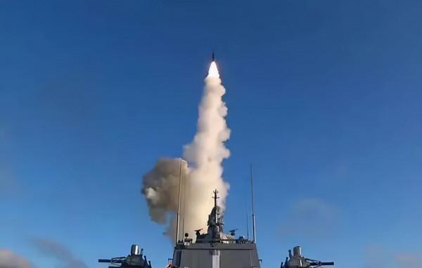 美國“怕核戰”早有徵兆：拜登不斷給普京打電話，專門聊“免戰”