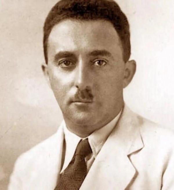 二戰日軍為何喜歡留一小撮鬍子?不僅衛生整潔,關鍵時刻還能救命 二戰日軍為何喜歡留一小撮鬍子?不僅衛生整潔,關鍵時刻還能救命