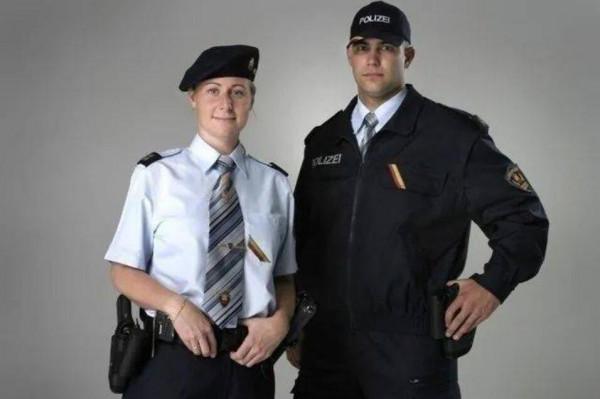 只有120個警察保護的國家，國內卻有11個省，百姓個個富得流油