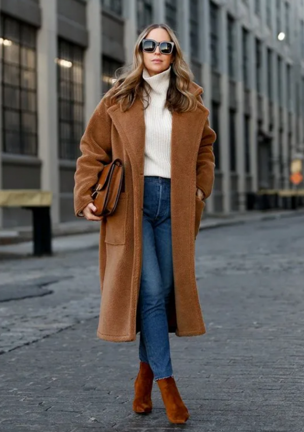 50+女人的衣品，從外套就能判斷出來，這4件顯氣質還保暖