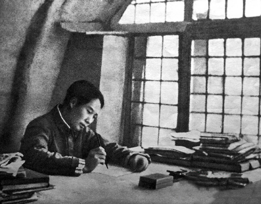 1959年國慶,一農村老婦受邀登上天安門,老婦:毛主席是我乾兒子 1959年國慶,一農村老婦受邀登上天安門,老婦:毛主席是我乾兒子