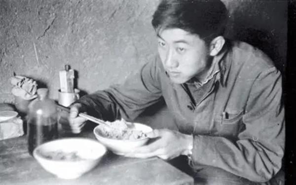 王毓榮：16歲到陝北插隊，每次去單身漢家吃飯，隊長都要跟著蹭飯