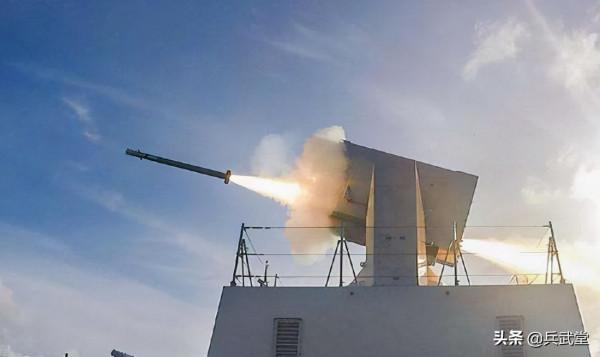 罕見071登陸艦630近防開火？後期或升級HQ10，防禦部分漏網之魚