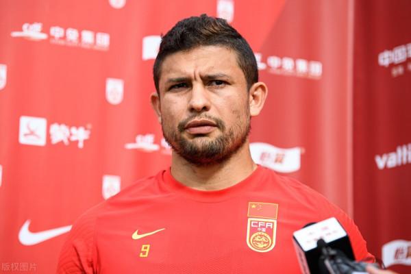 中國歸化球員一覽:你知道他們原名都叫什麼嗎? 中國歸化球員一覽:你知道他們原名都叫什麼嗎?