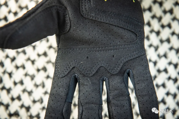 國產戰術手套的崛起-TACLAB T-黑豹通用戰術手套丨評測