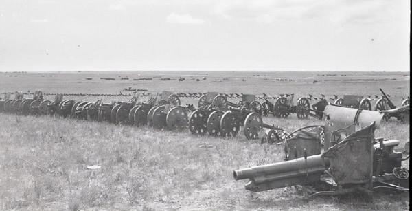 1942年國共第一次重慶談判，因周恩來勸阻毛澤東，而派林彪前往