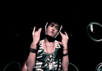 華流歌手吳克群：狂懟王力宏“崇洋媚外”，給相戀4年的前任買房