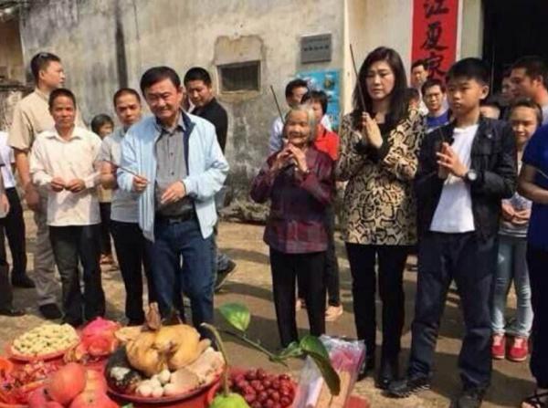 54歲英拉穿粉衣扮嫩,同框比美贏小24歲不丹王后,哥哥始終守護她 54歲英拉穿粉衣扮嫩,同框比美贏小24歲不丹王后,哥哥始終守護她