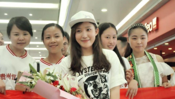 又一支中甲球隊欠薪，美女老闆怎麼了，球員喊你發工資了？