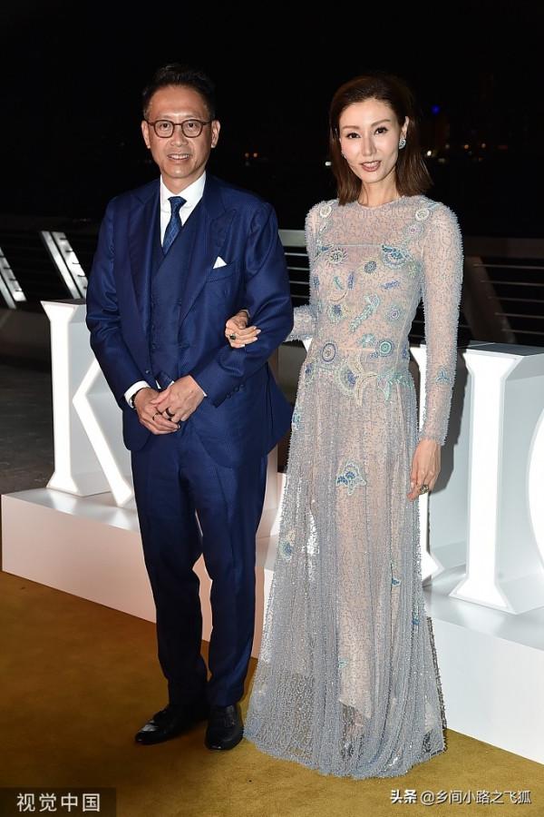 李嘉欣許晉亨甜蜜出席活動 與甘比同場不同臺