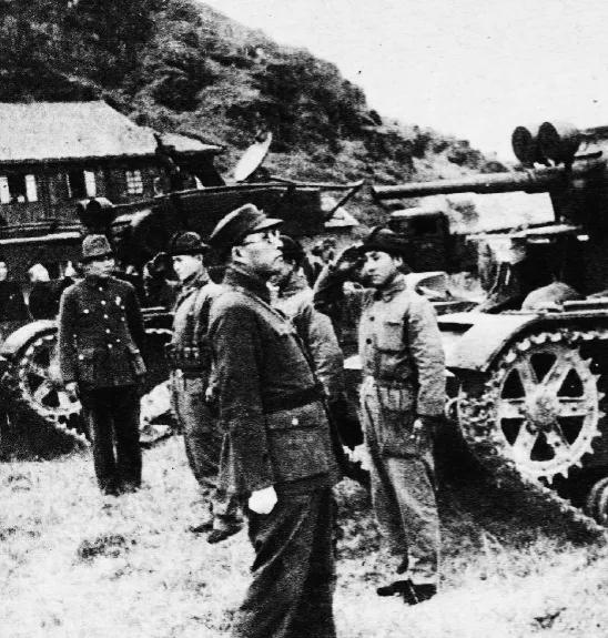 在美國人的全力支援下，遠征軍特務連都用了自動武器