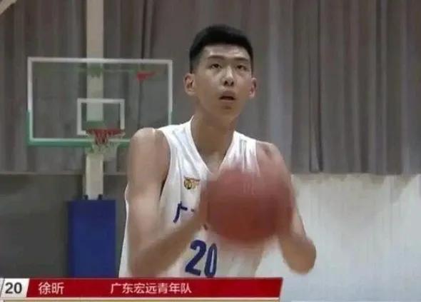 4分鐘轟7分3板！宏遠2.2米天才中鋒驚豔亮相，朱芳雨押寶成功
