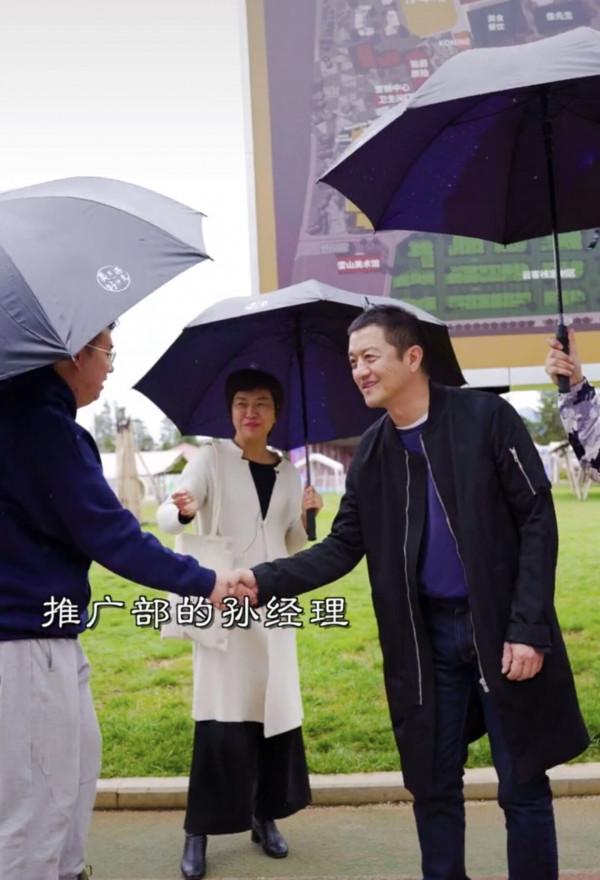 李亞鵬首次澄清爛尾樓事件!專案兩字之差鬧烏龍,本尊呼籲別混淆 李亞鵬首次澄清爛尾樓事件!專案兩字之差鬧烏龍,本尊呼籲別混淆