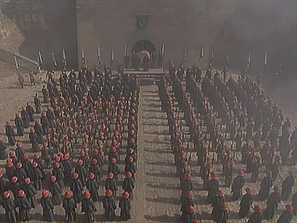 晚清能出兵千里，數次平定新疆叛亂，為何鴉片戰爭被打得那麼慘？