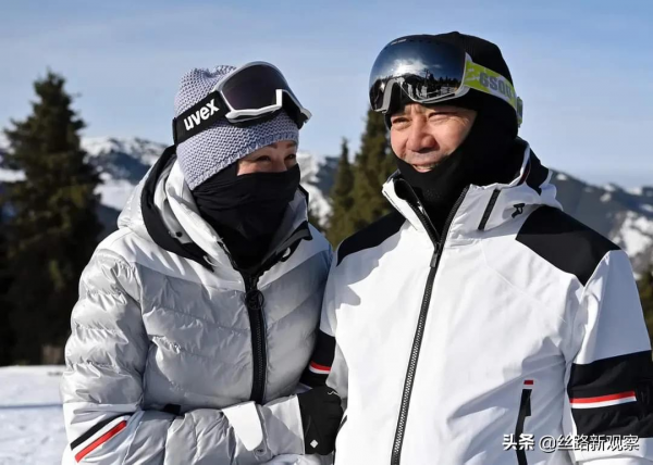 和扎帕羅夫一起滑雪吧