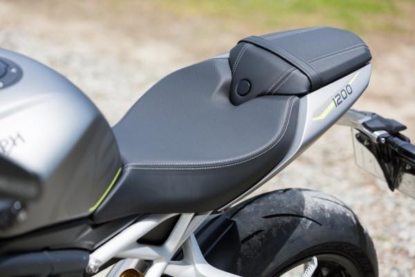 試駕凱旋大青蛙摩托車，真香現場