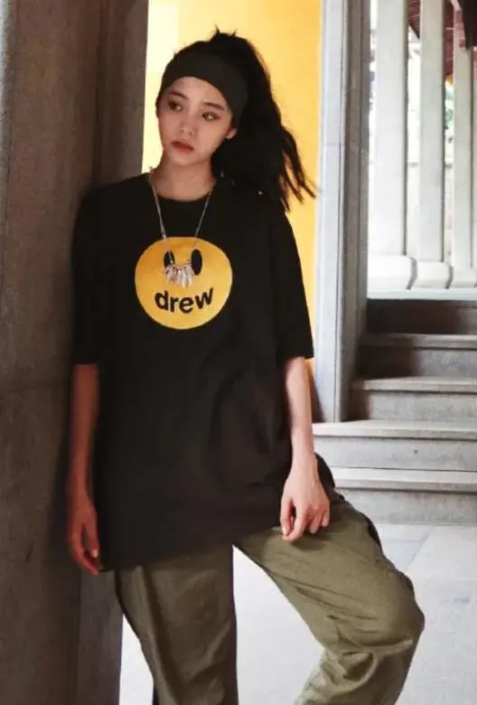 Nabi的富家千金風,終於找到了其中的穿搭精髓 Nabi的富家千金風,終於找到了其中的穿搭精髓