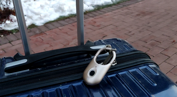 便攜長續航,極速指紋開鎖,全新華來小方智慧掛鎖很有料 便攜長續航,極速指紋開鎖,全新華來小方智慧掛鎖很有料