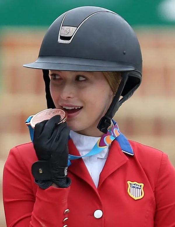 見世面!原來這就是95後頂級白富美的日常 見世面!原來這就是95後頂級白富美的日常