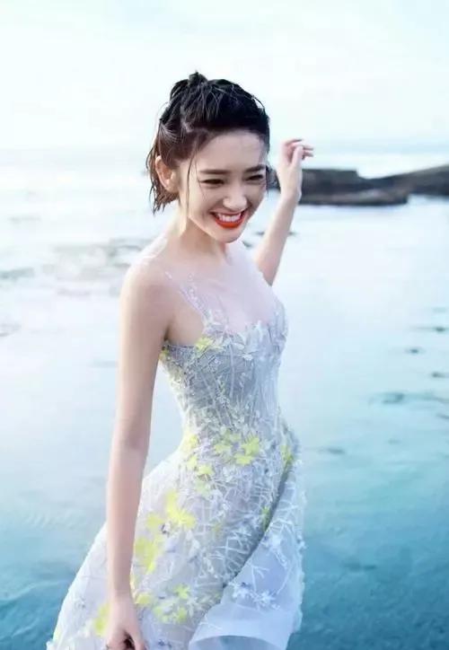 唐藝昕講述自己的愛情觀：足夠相愛是婚姻必備條件