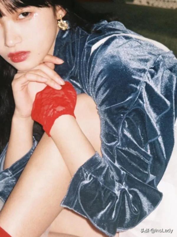 我的社恐女同事，一到年會就變名媛了？