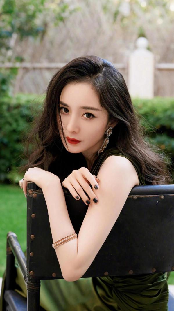 楊冪高畫質桌布｜