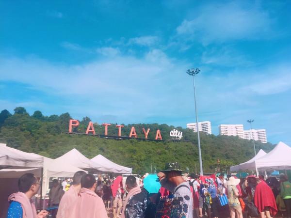 泰國“白人乞丐”越來越多，寧街頭要飯，也不願回國幹活