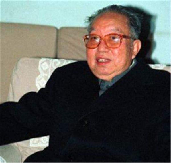 1976年毛主席溘然長逝，楊振寧含淚說出的12個字，舉國悲痛