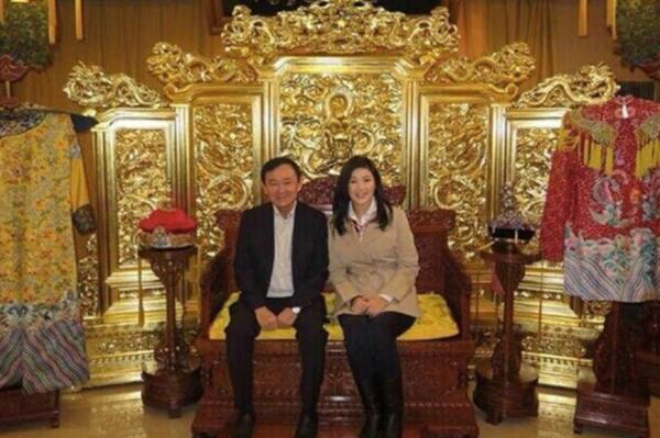 54歲英拉穿粉衣扮嫩,同框比美贏小24歲不丹王后,哥哥始終守護她 54歲英拉穿粉衣扮嫩,同框比美贏小24歲不丹王后,哥哥始終守護她