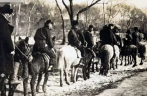 女土匪頭子被逮捕,毛主席將她無罪釋放,她在7年後當選政協委員 女土匪頭子被逮捕,毛主席將她無罪釋放,她在7年後當選政協委員