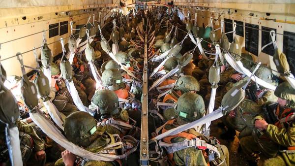 75架運輸機震撼行動！俄羅斯空天軍的&OpenCurlyDoubleQuote;大手筆&rdquo;，中國如何學習？